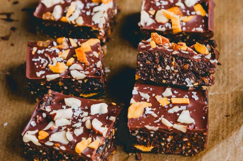 No Bake Superfood Brownies (gluten-free & vegan)